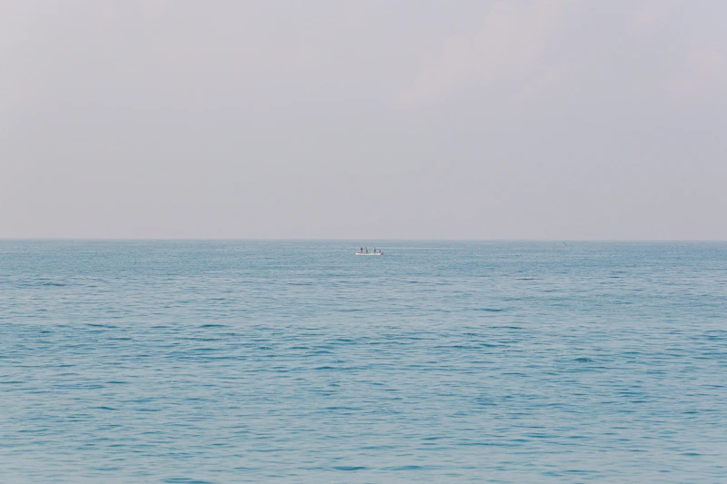 laut arab memanas kapal selam nuklir inggris mengintai