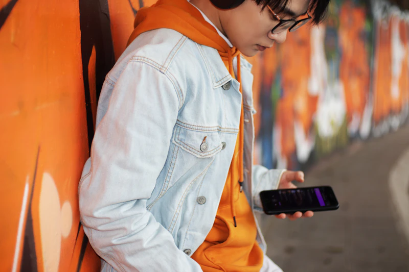 rompi oranye eks menag narasi palsu mengguncang publik