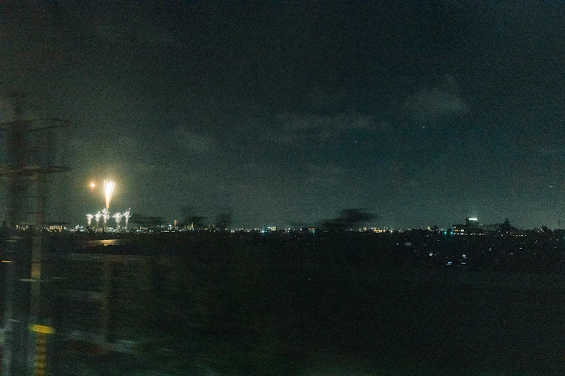 sukses cegat rudal siapa untung di balik langit riyadh