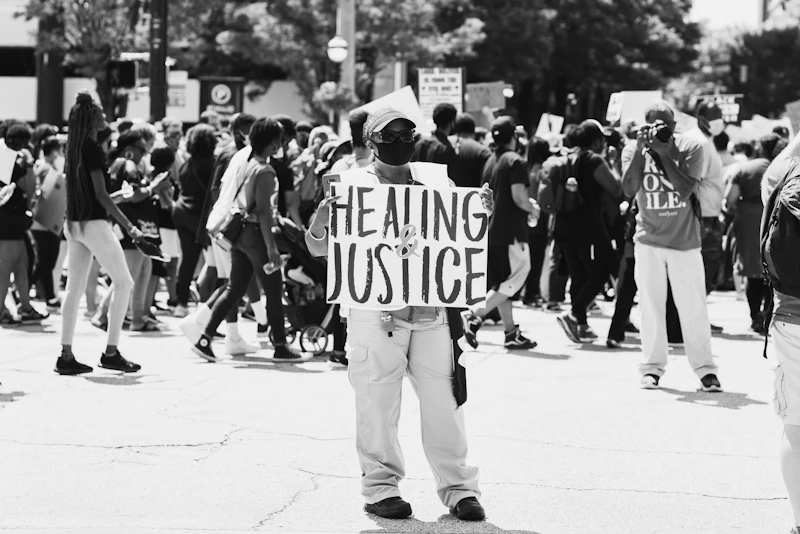 yaqut tahanan rumah kpk tudingan standar ganda