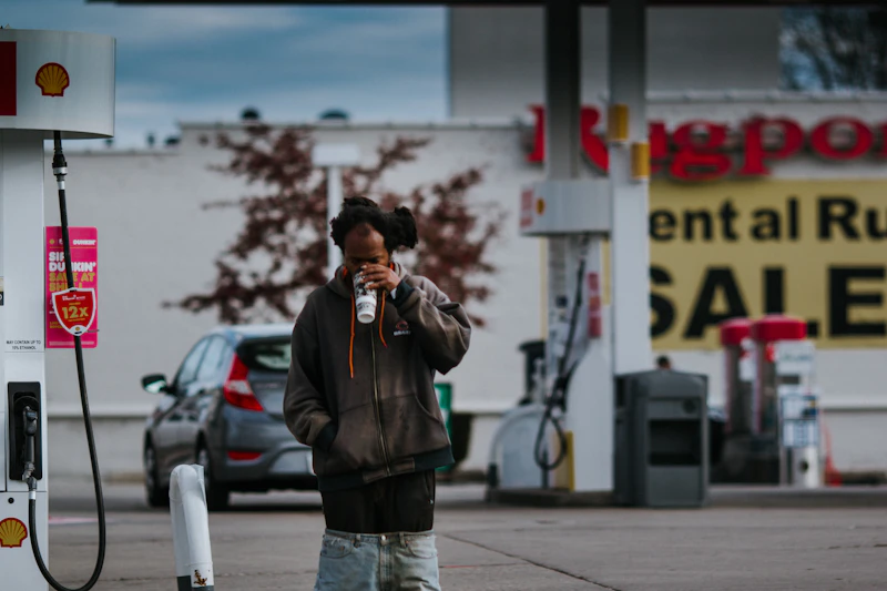 bbm meroket negeri tetangga rakyat tercekik siapa untung