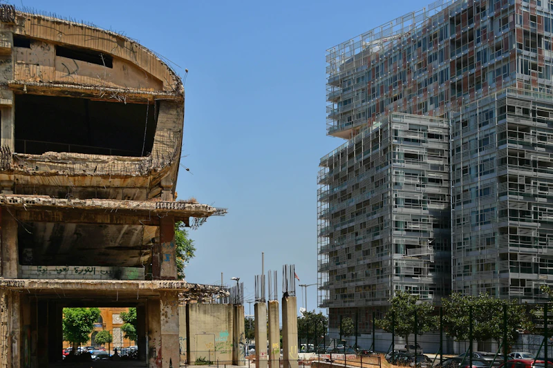 beirut luluh lantak gencatan senjata atau jeda tragis