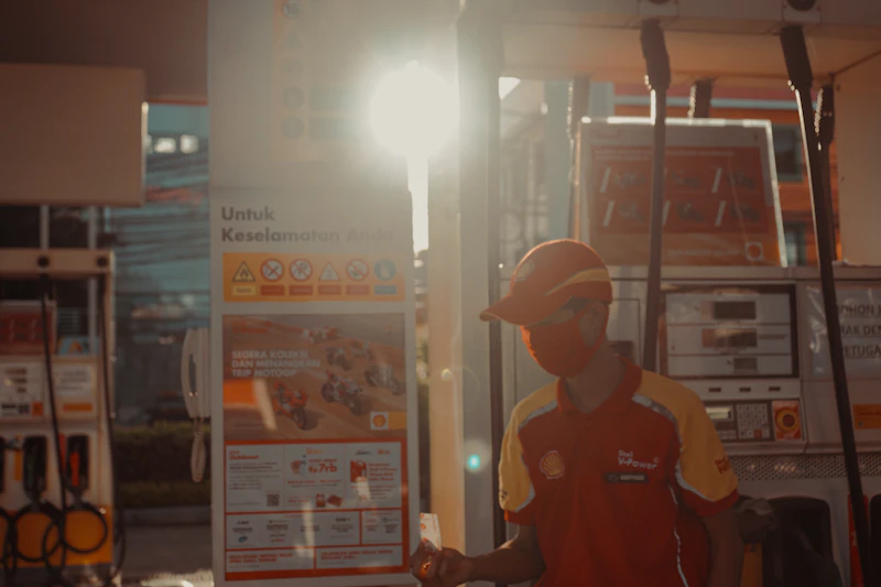 harga bbm nonsubsidi kala beban rakyat bertambah siapa meraup untung