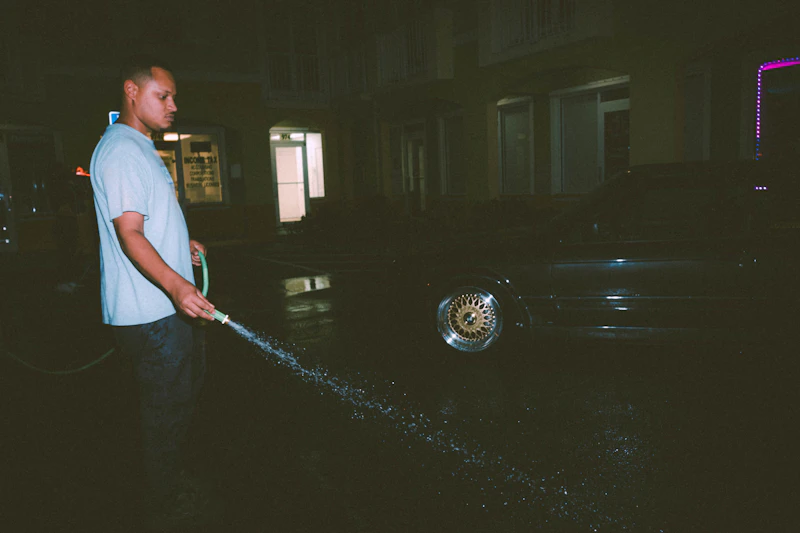 perang as iran bikin dunia pusing warga nyolong bensin