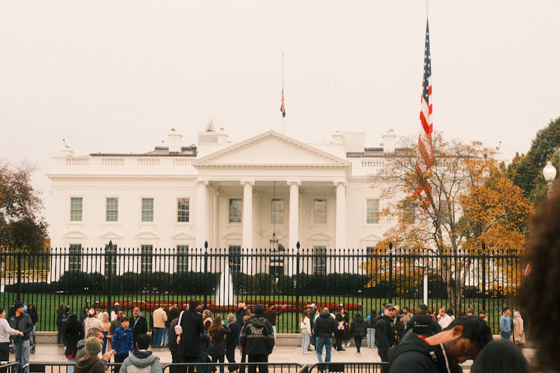 trump penembakan gedung putih analisis siswa