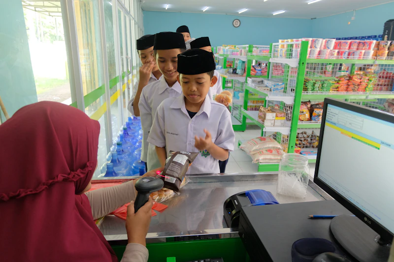 indomaret serikat pekerja kesepakatan upah libur analisis siswa
