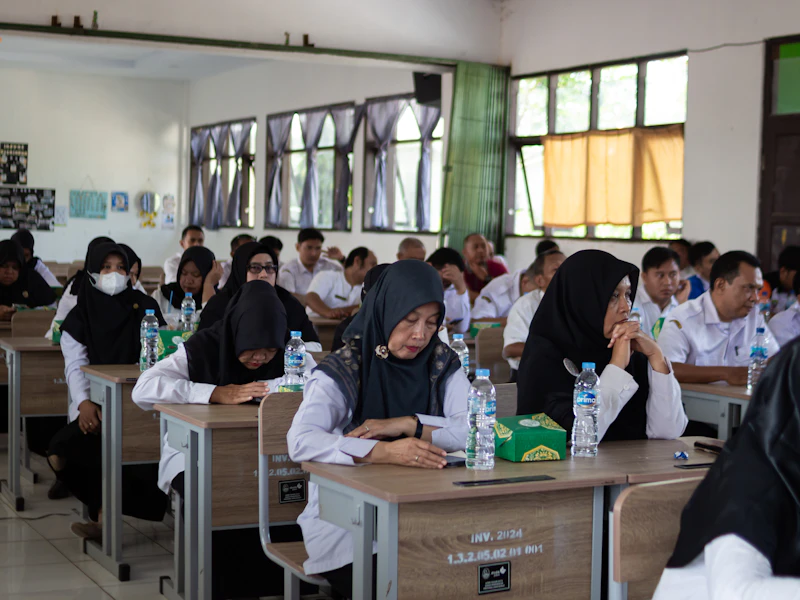 janji pemerintah guru honorer phk massal analisis siswa