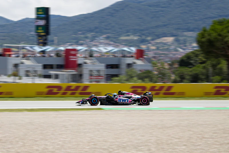 motogp catalunya 2026 red flag alex marquez acosta insiden