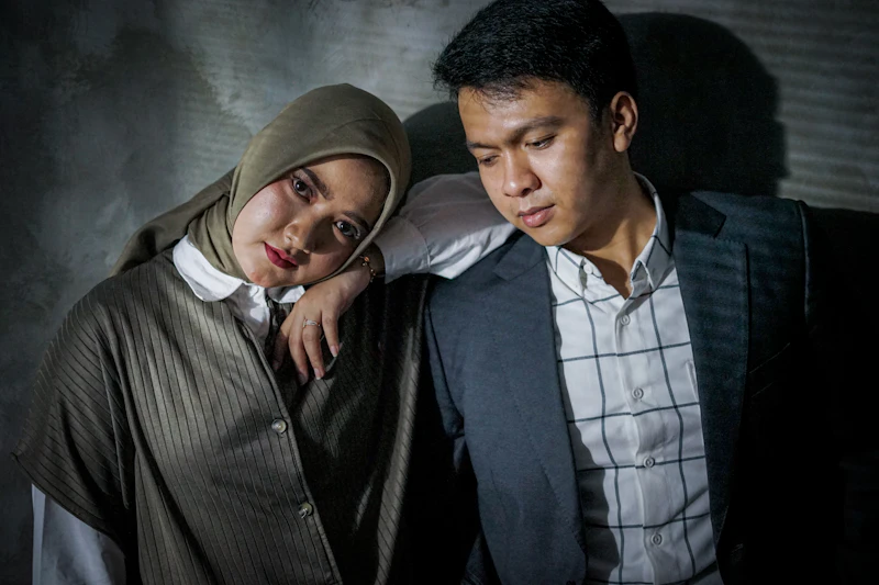 rocky gerung nadiem makarim pelukan sidang analisis