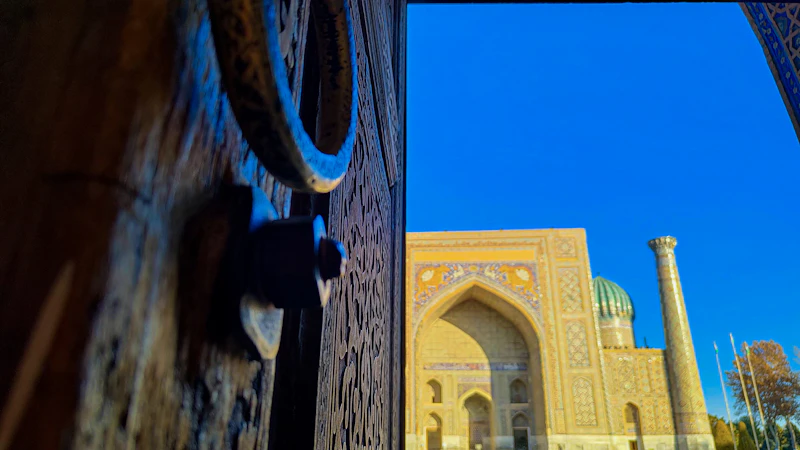 skandal hakim ym suap 1 m umrah judi online simbol buruk hukum