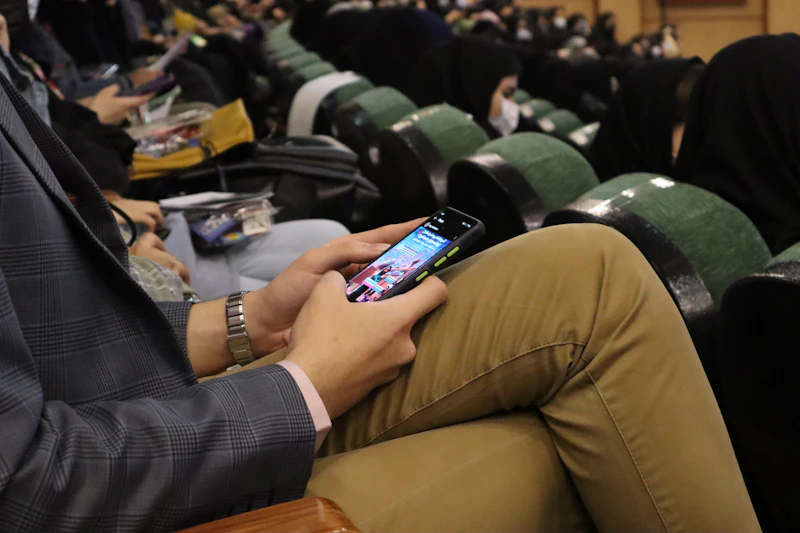 wakil rakyat nge game potret buram profesionalisme dprd jember