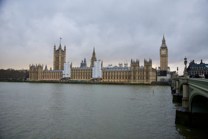 keir starmer mundur analisis gejolak kursi perdana menteri inggris