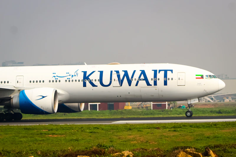 kuwait bandara hancur rudal drone siapa dalang dibalik tragedi