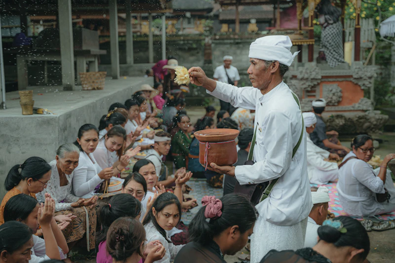 prabowo kunjungi sekolah rakyat bali panggung politik atau hati nurani
