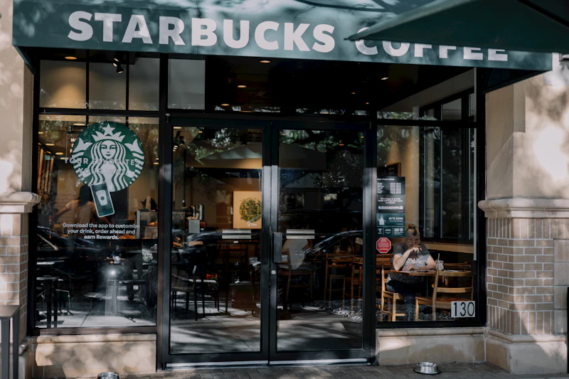 starbucks tumbang ketika modal bertemu kesadaran konsumen