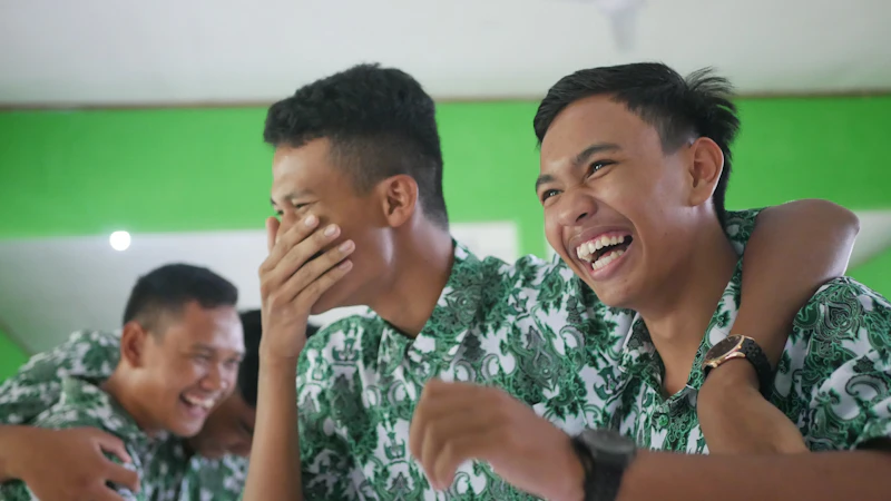 tawa elit di tengah derita rakyat analisis sisi wacana