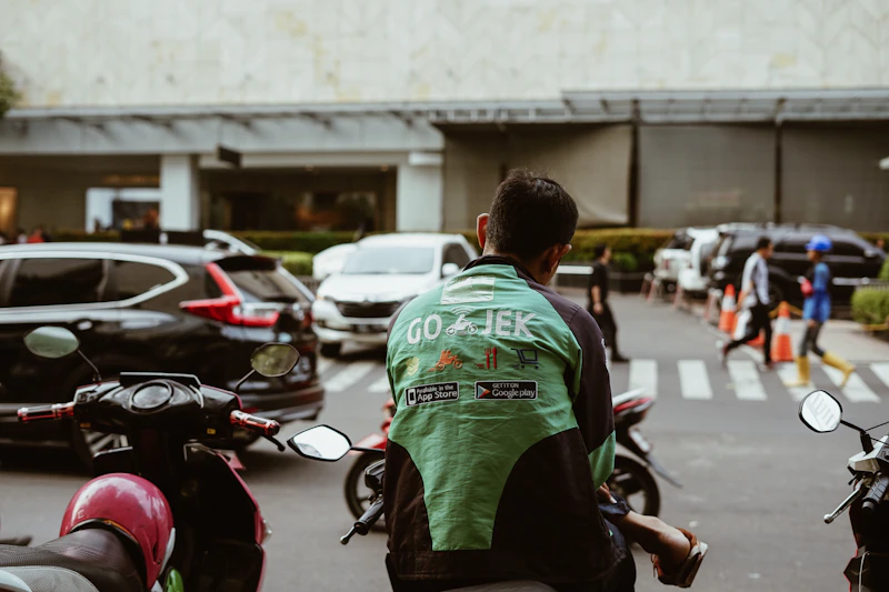 vonis sejarah air mata driver gojek sambut nadiem