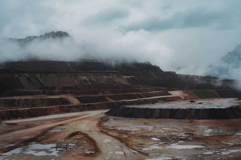 freeport tersendat longsor mitos berkah tembaga