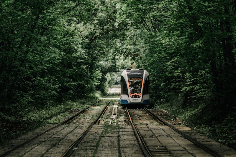 india kereta hidrogen bersih korupsi transportasi hijau