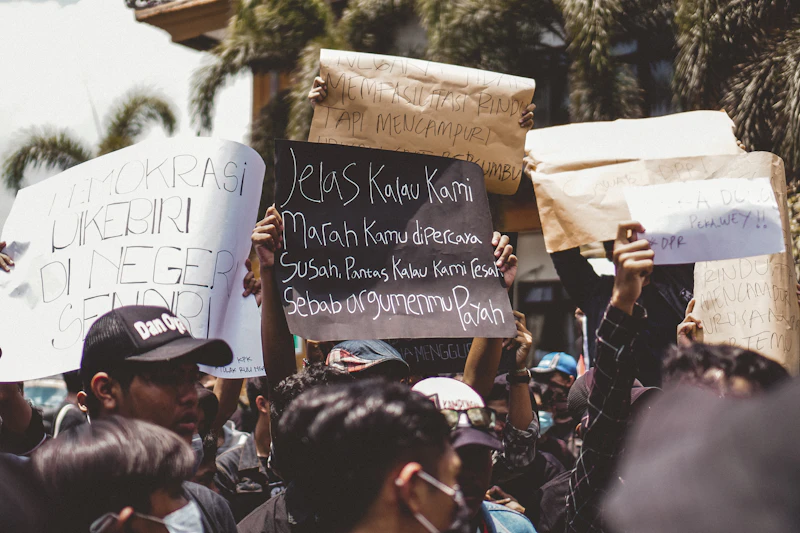 korupsi di pelupuk mata 2 miliar disita apa kabar rakyat