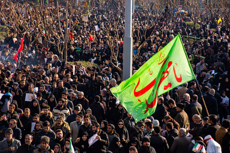 lautan manusia teheran mengurai jejak pemimpin spiritual iran