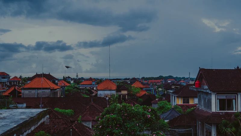 mega proyek bali jadi pusat finansial janji surga atau karpet merah elit