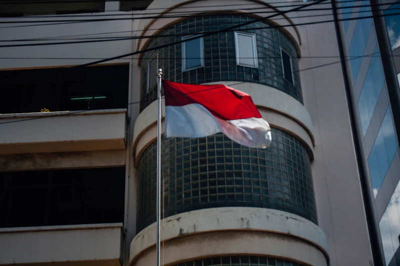 merah putih bi saat independensi moneter diuji istana