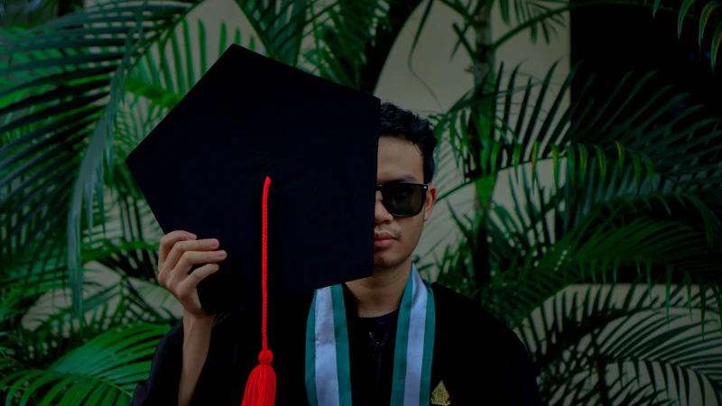 singapura fresh graduate susah cari kerja analisis sisi wacana