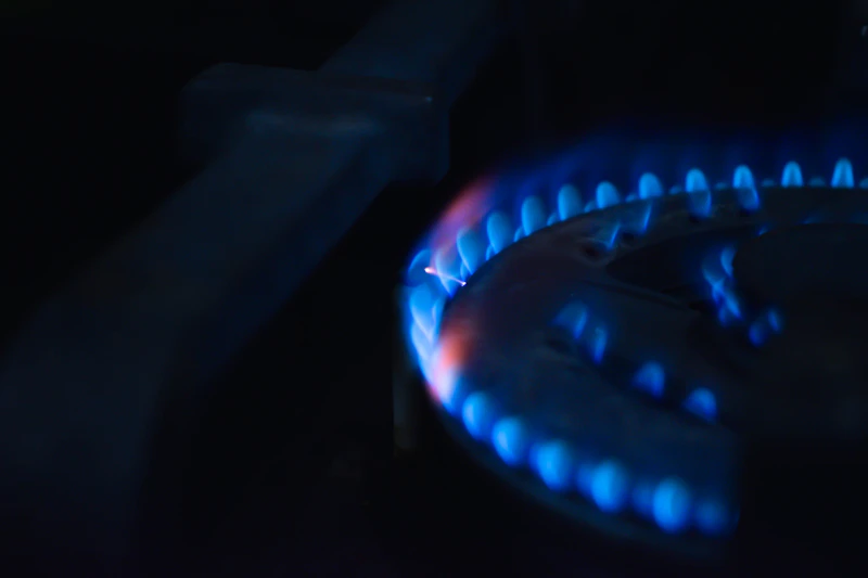 beban baru rakyat harga lpg naik siapa untung balik kepulan asap dapur 2026