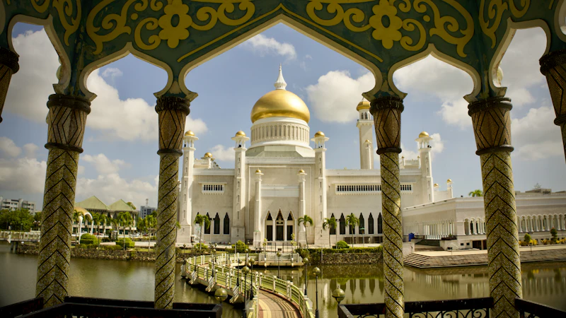 brunei geger sultan cabut gelar menantu apa dalangnya