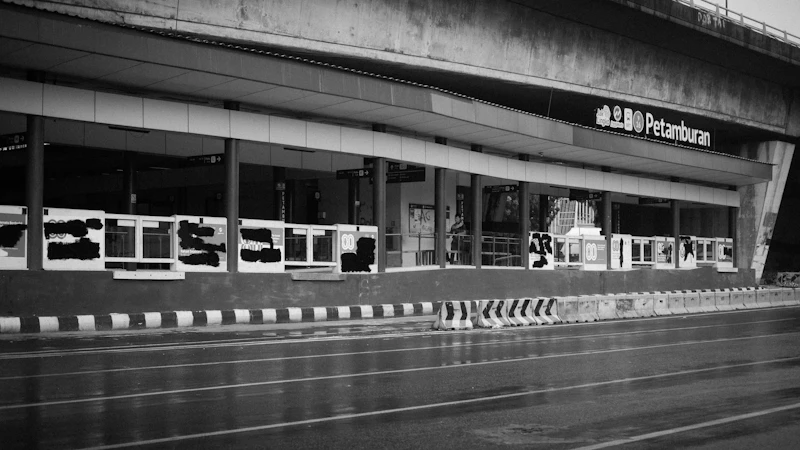 pagar mall polda metro narasi anti provokasi agustus