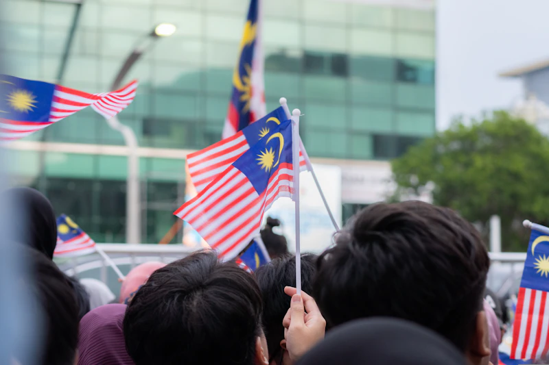 pm anwar ibrahim dibedah sinyal stabilitas malaysia