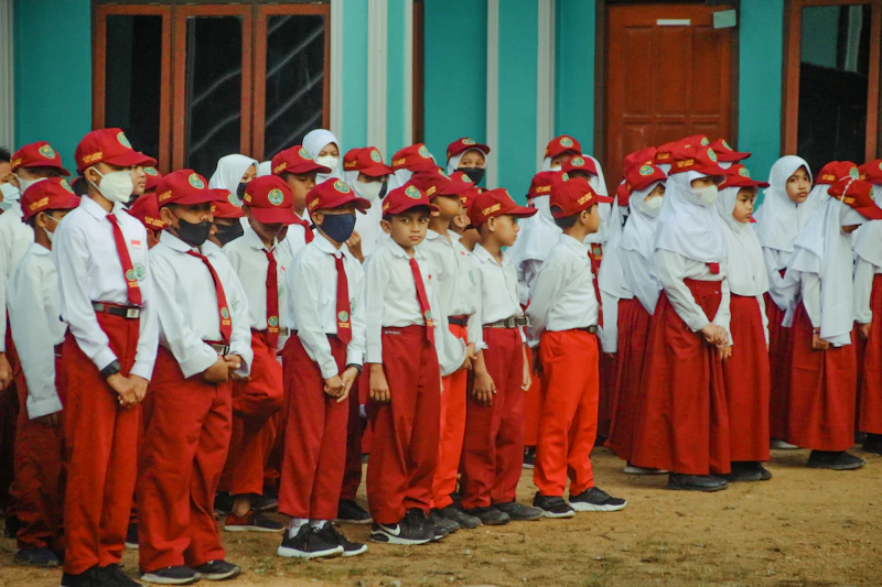 purbaya janji apbn dukung sekolah rakyat analisis siswa