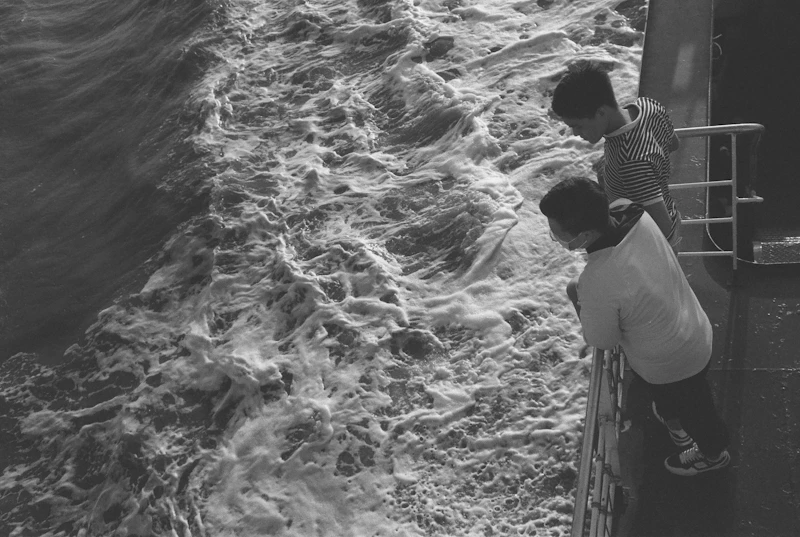 tragedi km putri yasmin api laut asa karam selat lombok