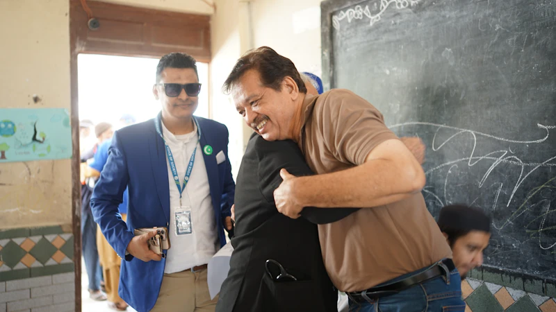wapres gibran mahasiswa ui ntt bantuan politik analisis siswa