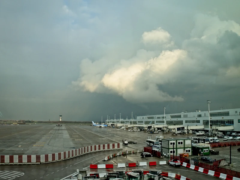 bandara soetta ditutup erupsi anak krakatau analisis resiliensi indonesia