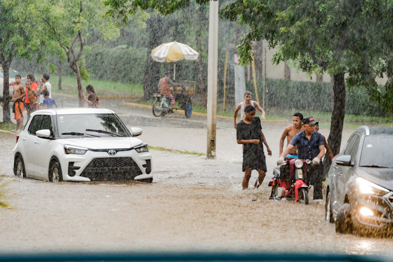 banjir dekat ri cermin kebijakan dan penderitaan rakyat abadi