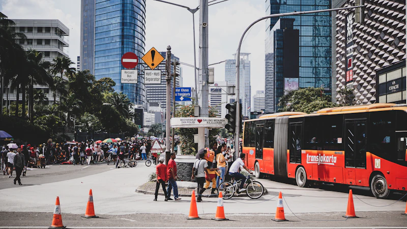 cfd sabtu oase baru warga jakarta atau polemik akhir pekan