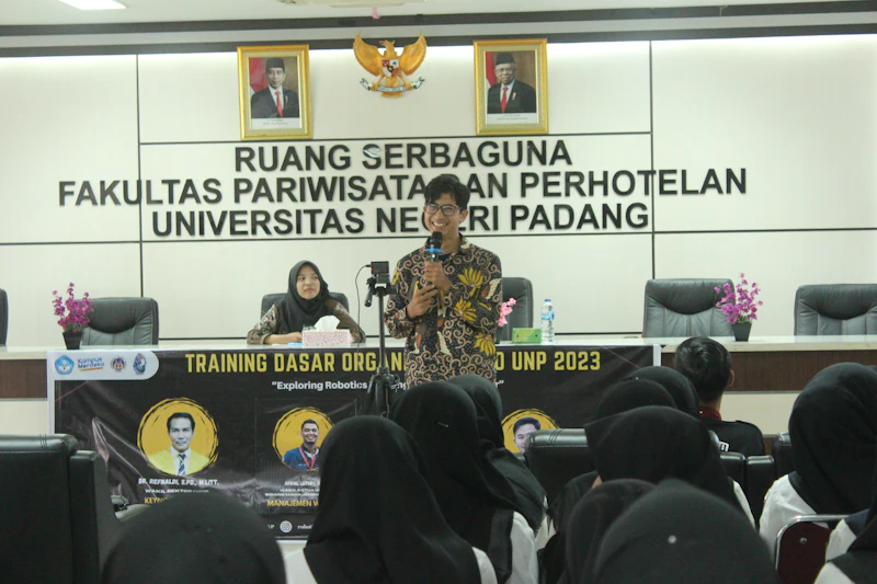 kritik ahy respons prabowo drama panggung politik