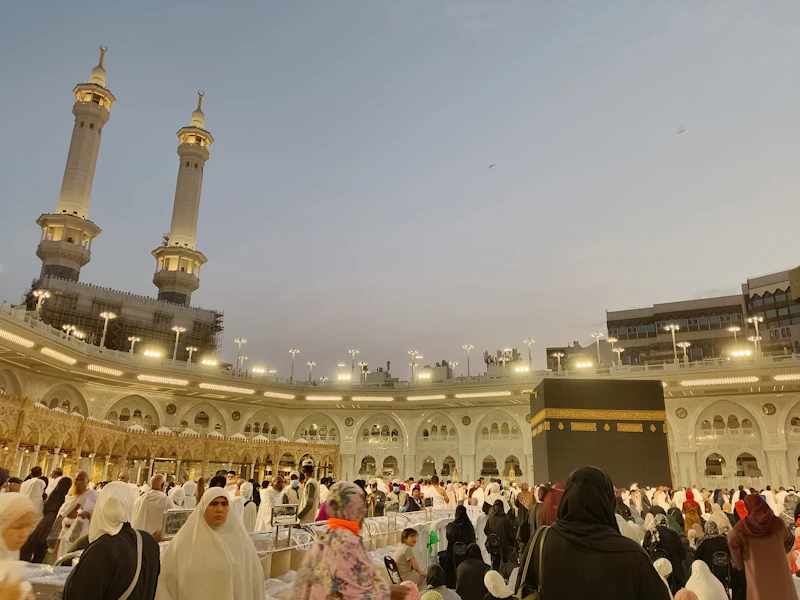 mekkah aman analisis pencabutan darurat arab saudi