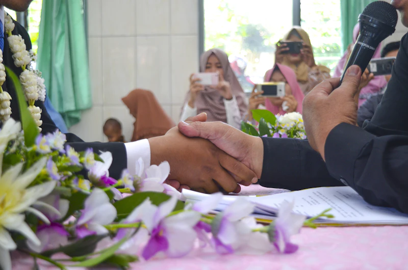 suahasil jadi menkeu antara karangan bunga dan ekspektasi fiskal