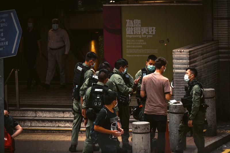 cerminan akuntabilitas pejabat hong kong tunduk pada rakyat