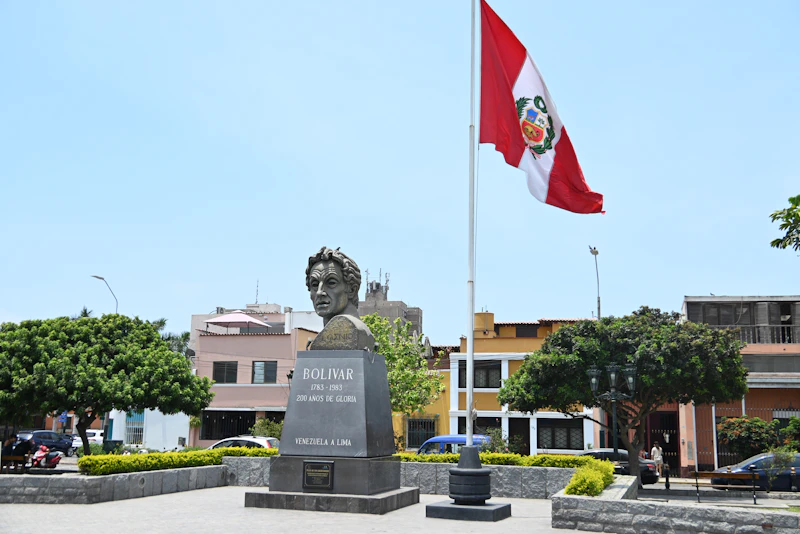 ironi demokrasi hitler mussolini terpilih wali kota peru