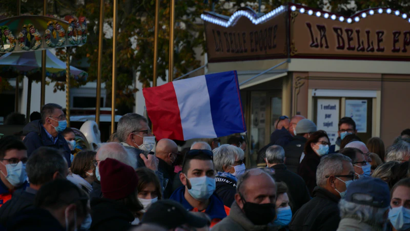 macron tolak pengunduran diri mendagri prancis demo rusuh