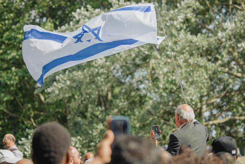 netanyahu unggul tipis demokrasi di persimpangan ujian