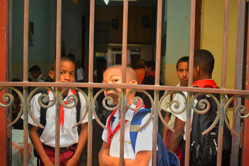 potret mencekam usai penembakan sd empat tewas analisis siswa