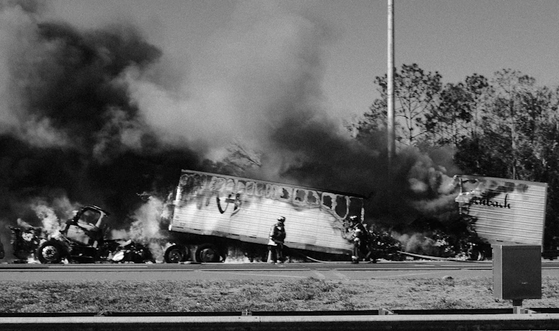 tragedi bus terbakar rusia keuntungan elit derita rakyat